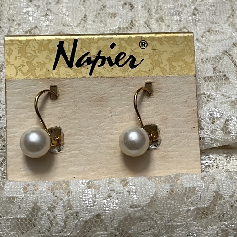 Napier/vintage gold and pearl earrings